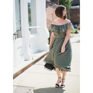 My vintage look floral off the shoulder midi Dress size large